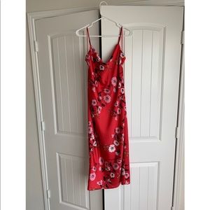 Scarlet red bloom Keepsake dress 🌺